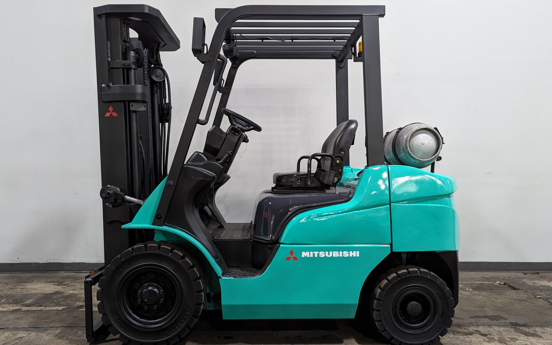 2015 MITSUBISHI FG25N