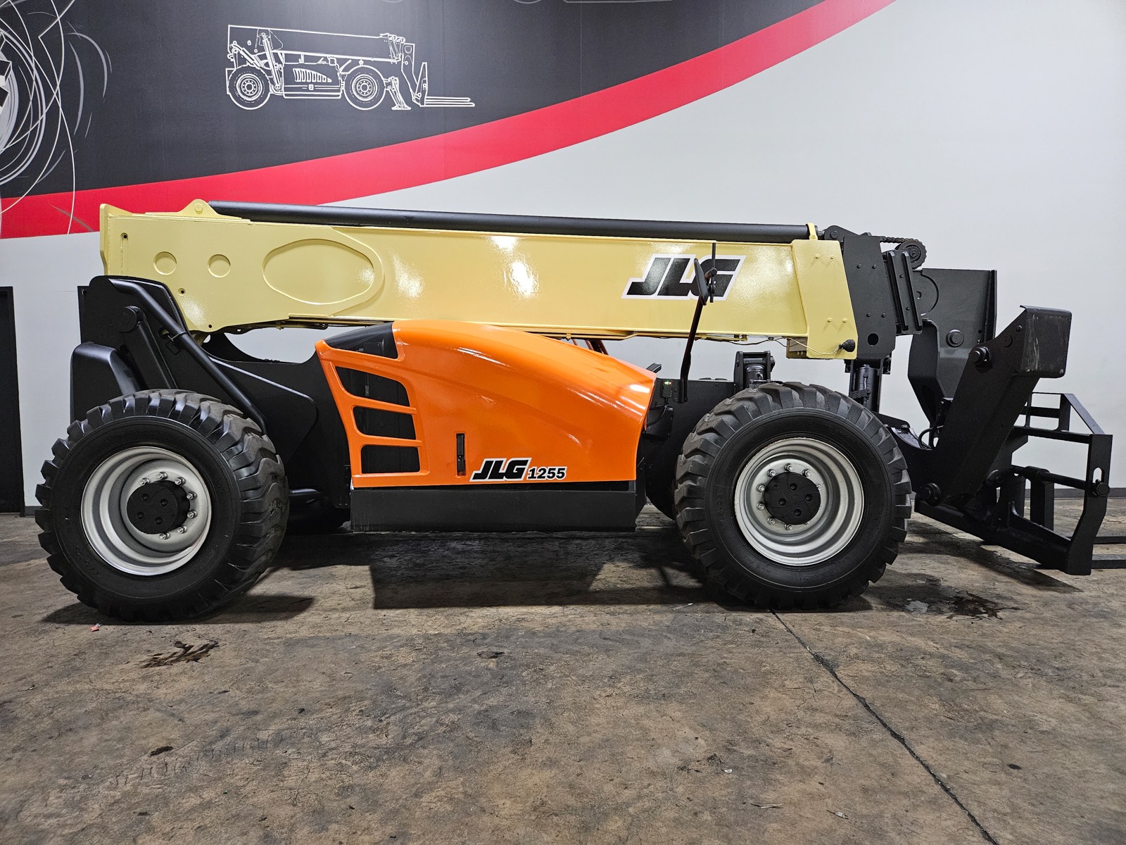 2015 JLG 1255 - 123Forklift