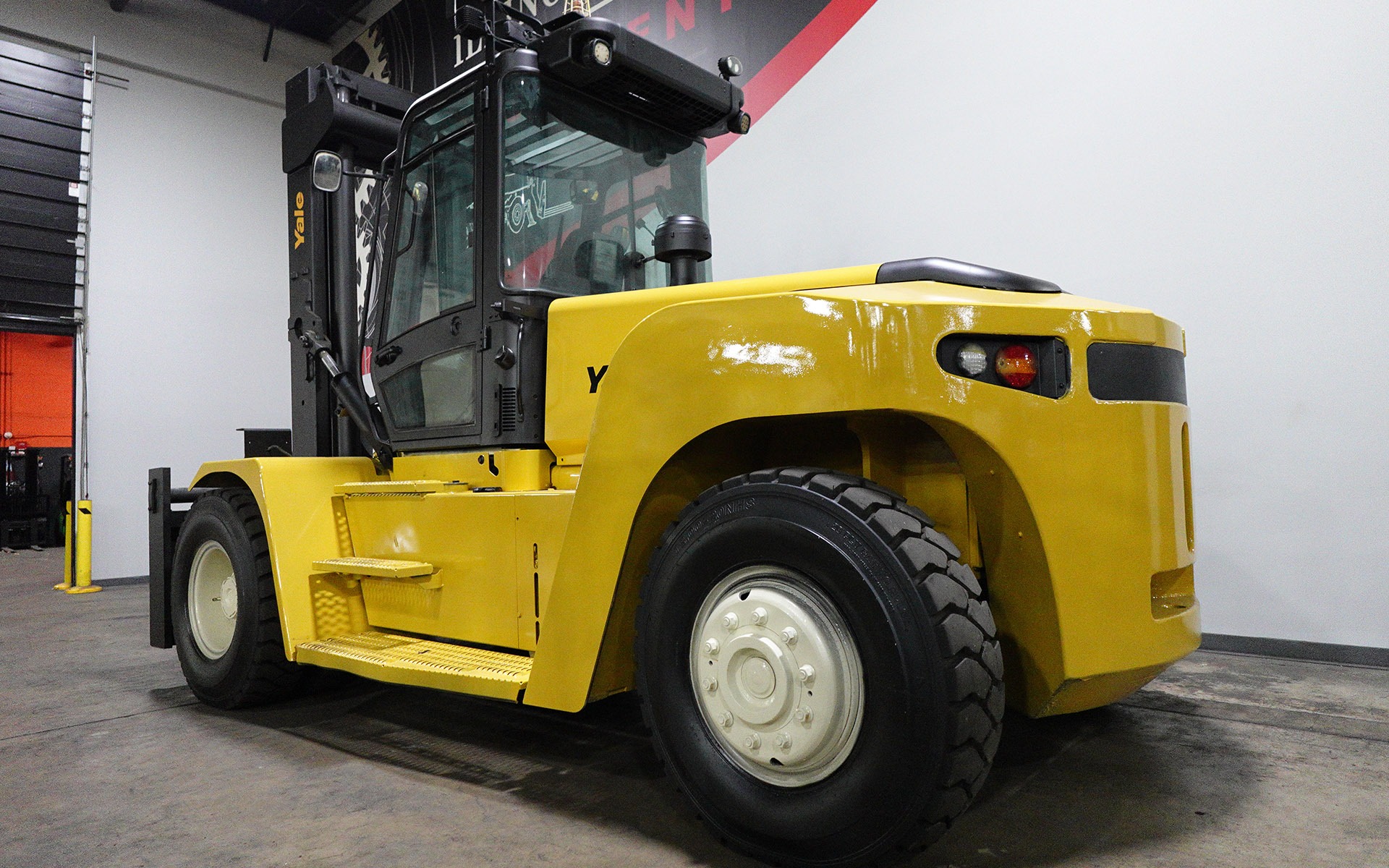 2017 YALE GDP300 - 123Forklift