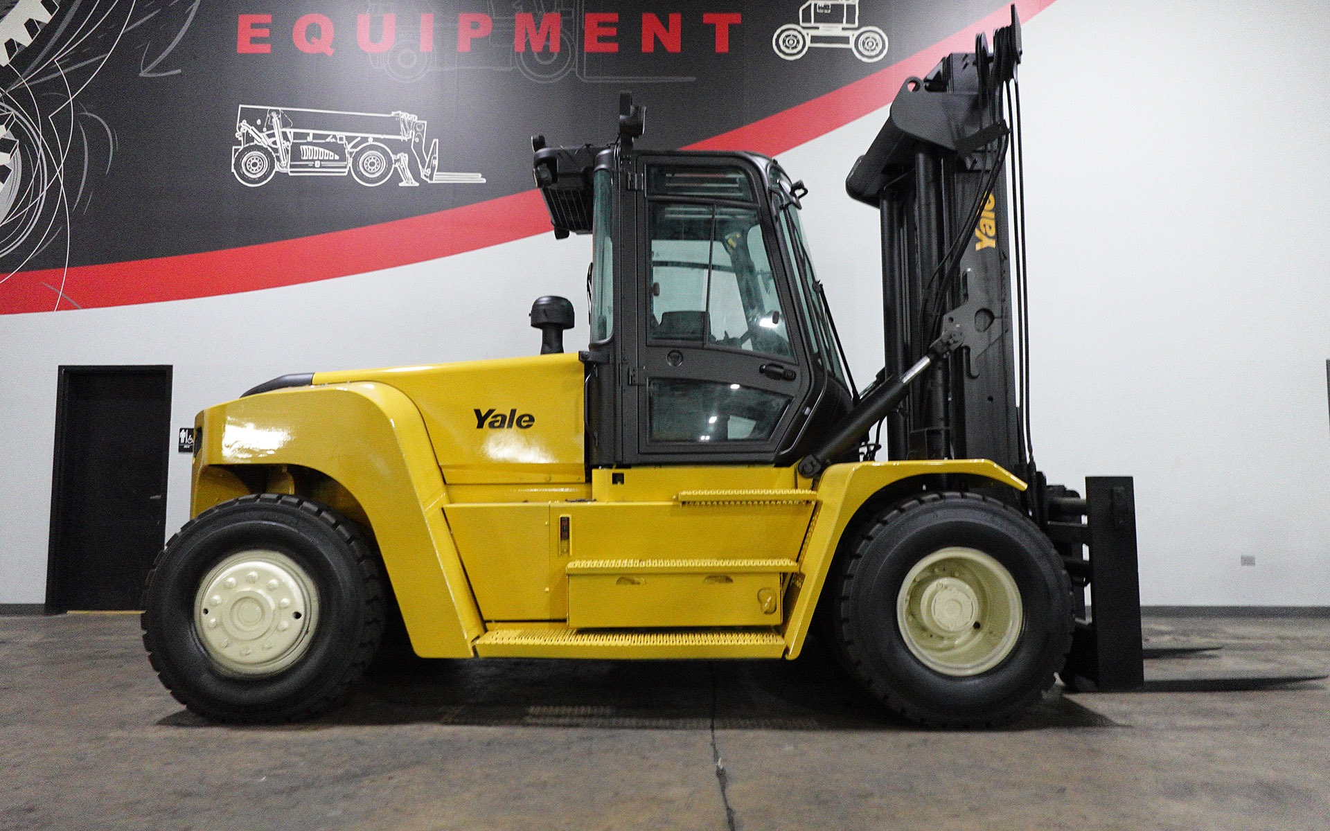 2017 YALE GDP300 - 123Forklift