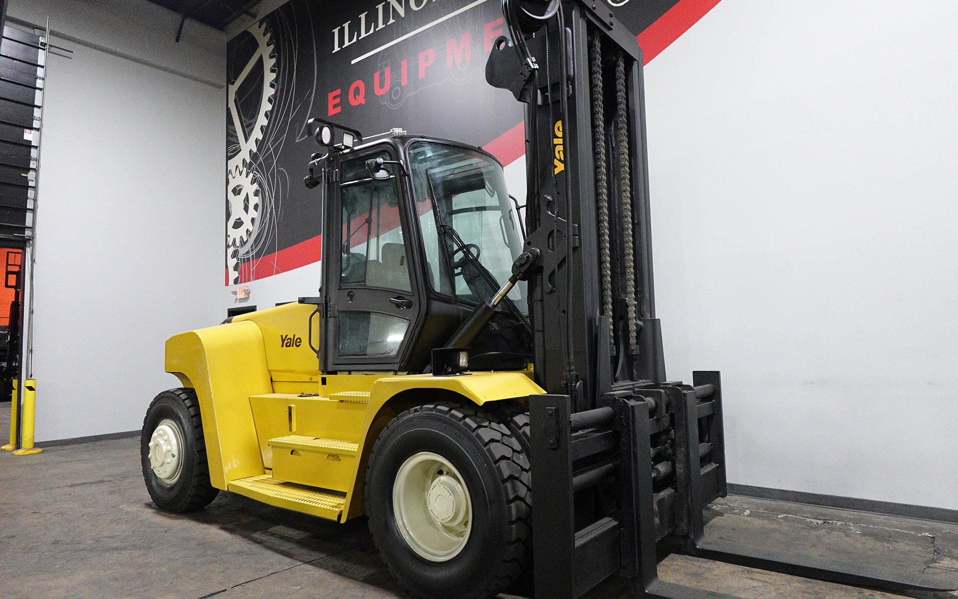2017 YALE GDP300 - 123Forklift