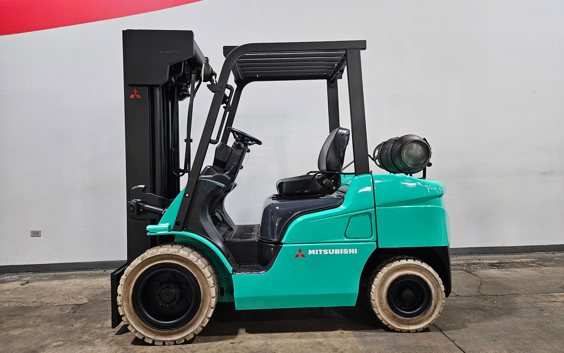2012 MITSUBISHI FG30N