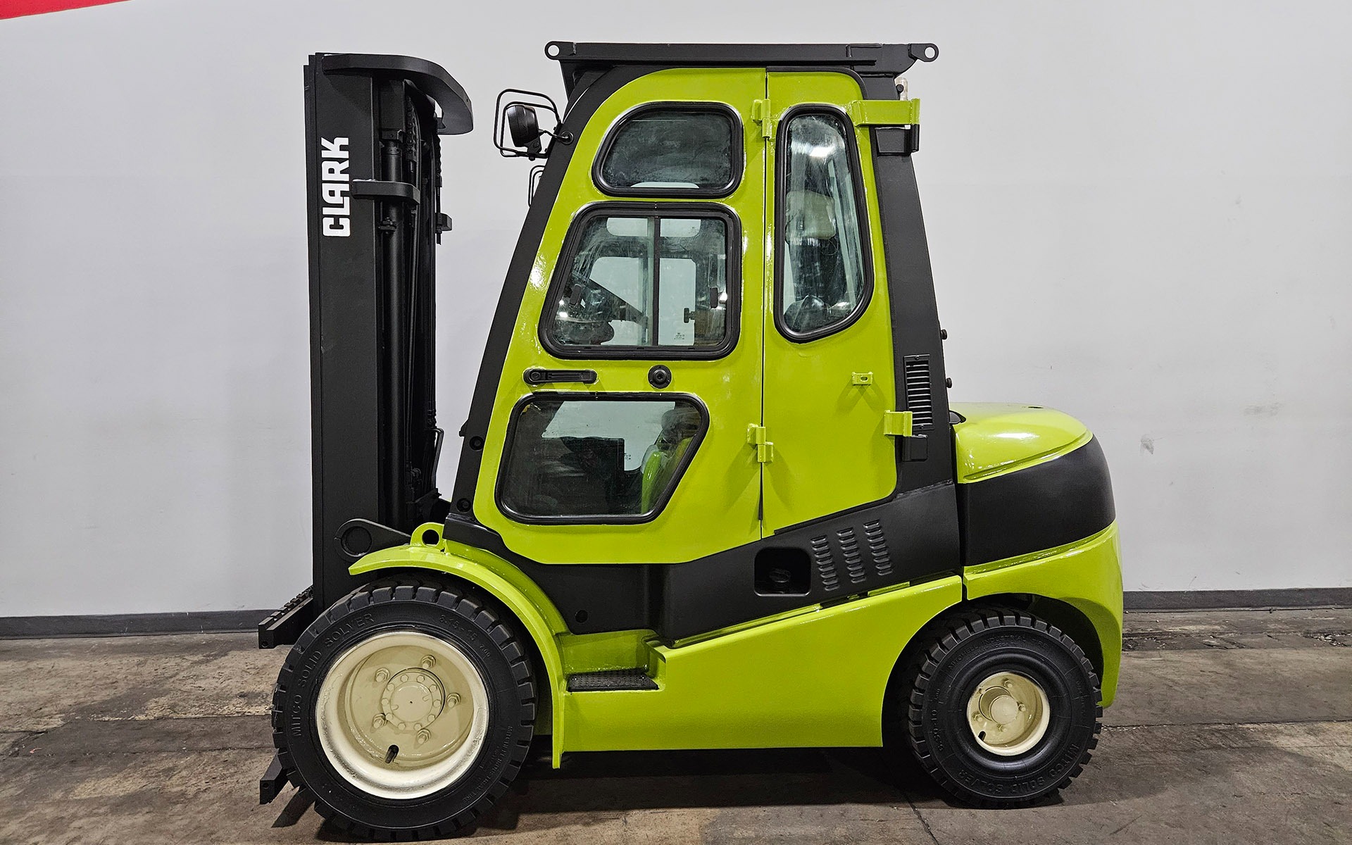 2016 CLARK C30D