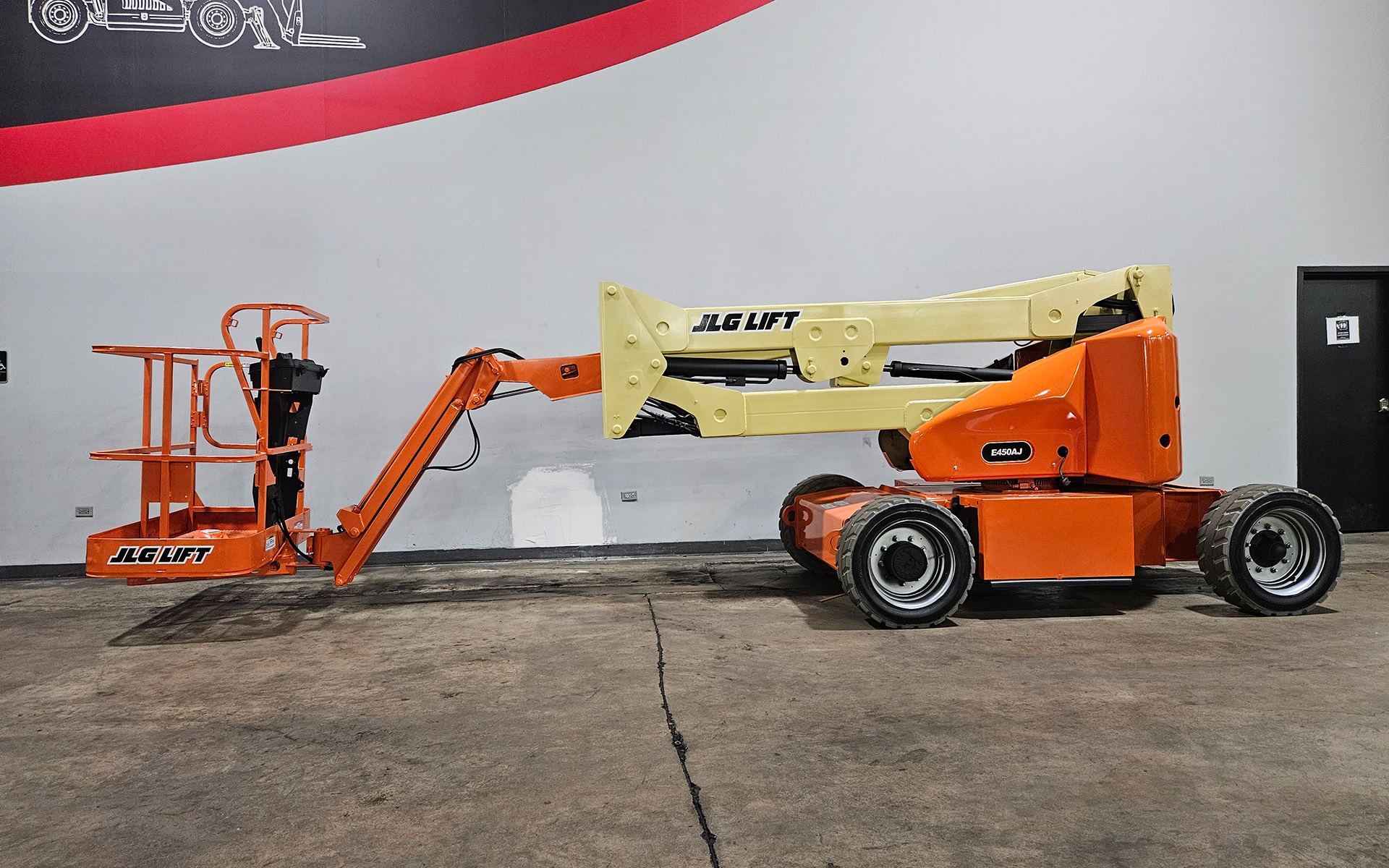 2016 JLG E450AJ