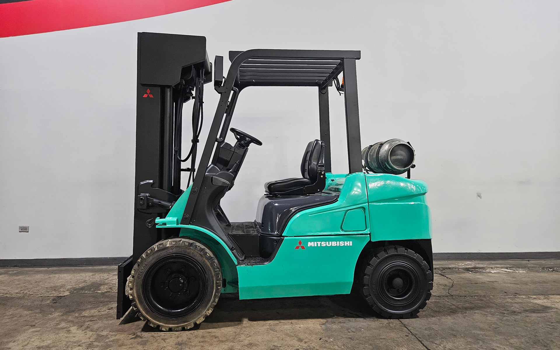 2014 MITSUBISHI FG30N