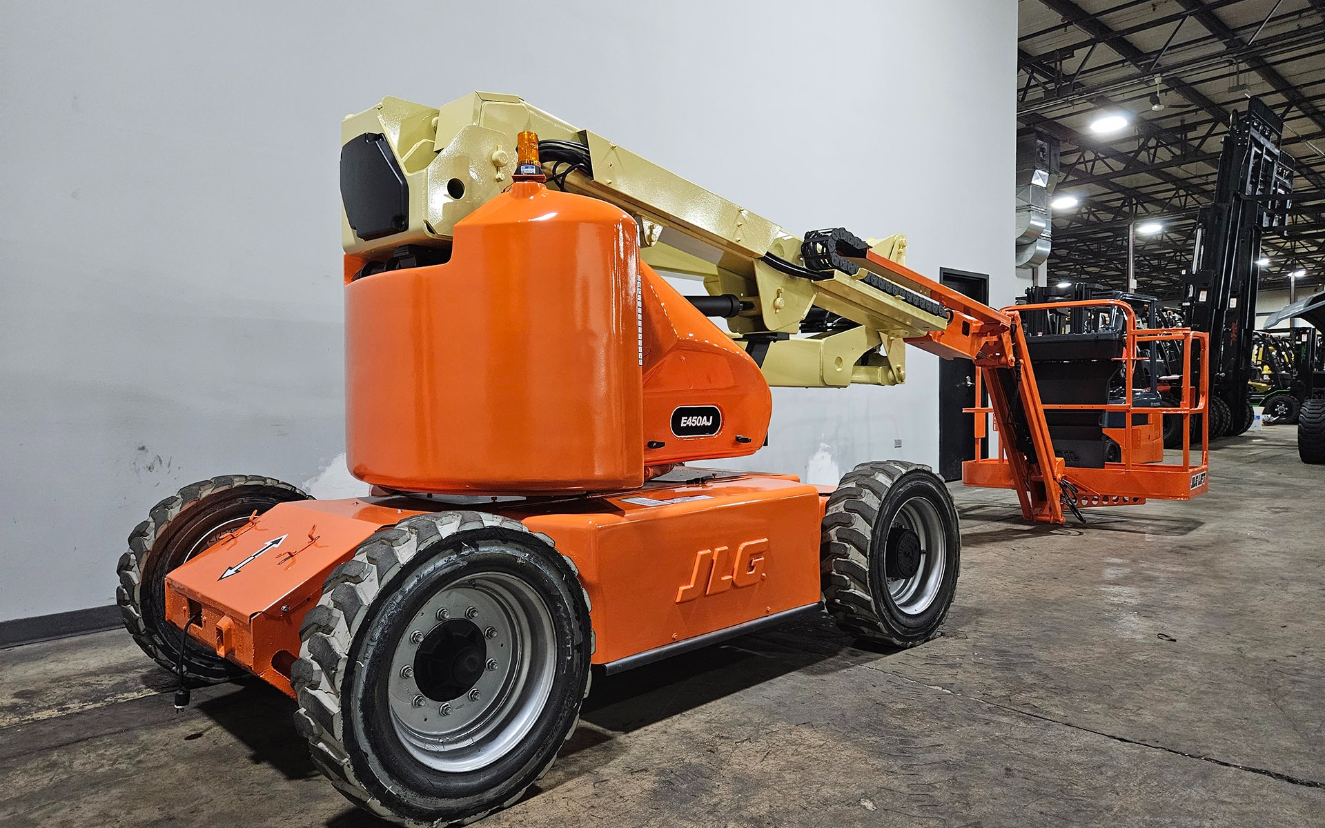2013 JLG E450AJ - 123Forklift