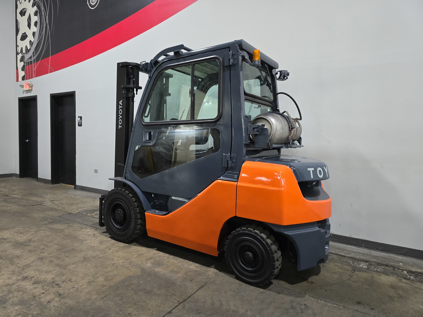 2016 TOYOTA 8FGU25 - 123Forklift