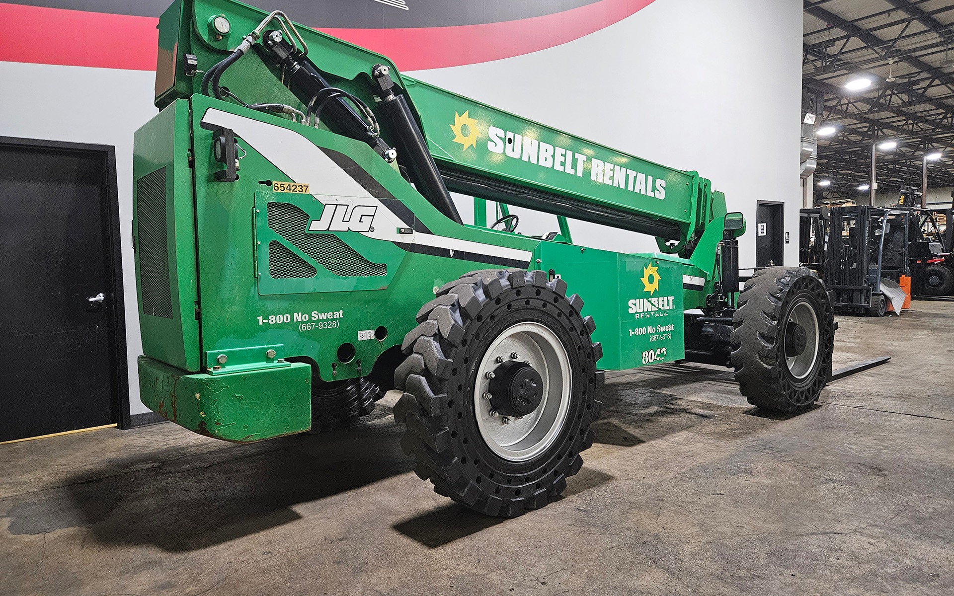 2014 SKYTRAK 8042 - 123Forklift