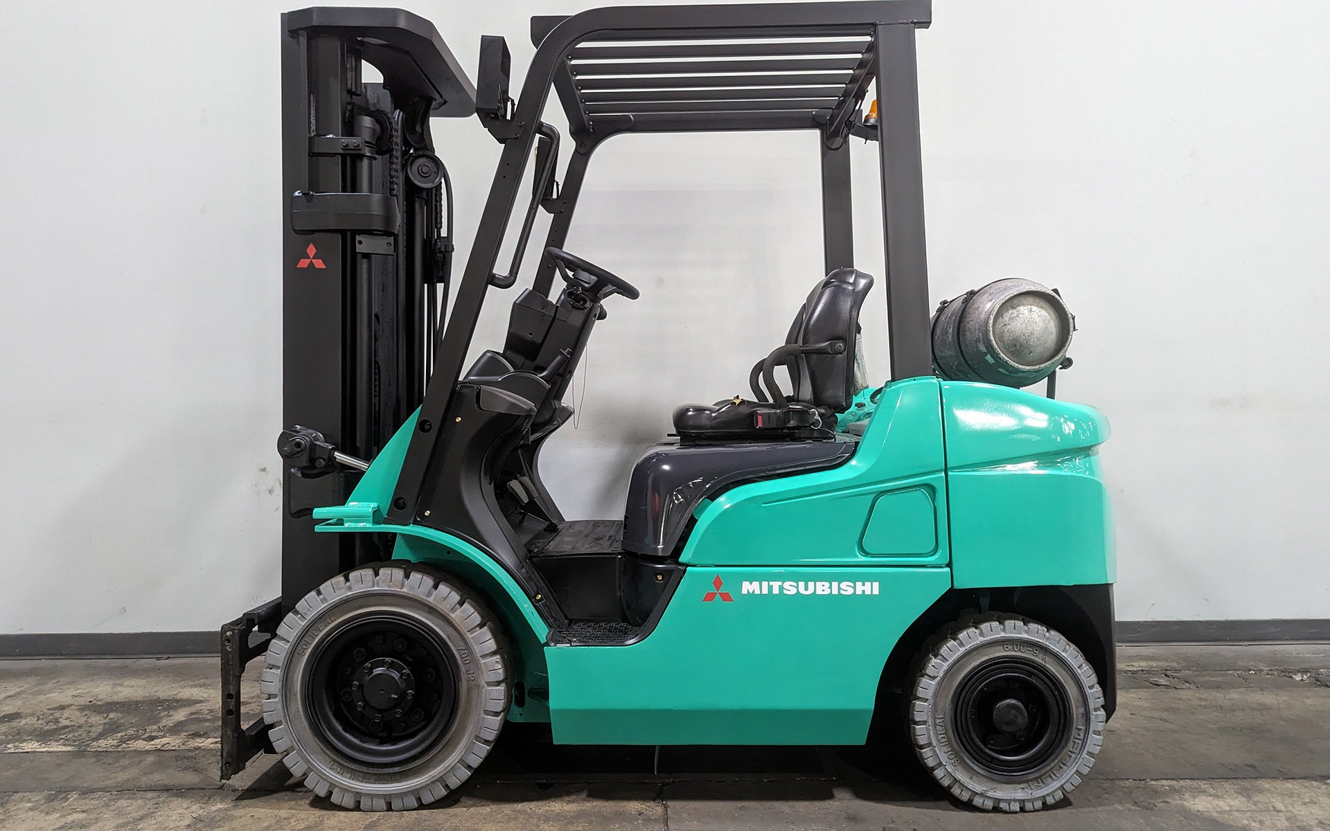 2015 MITSUBISHI FG25N