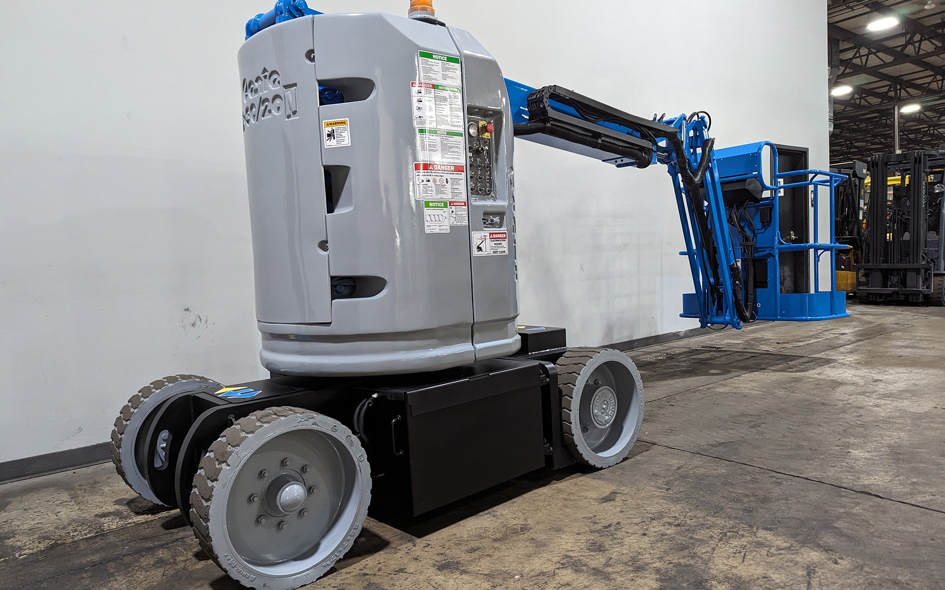 2015 GENIE Z30/20NJR - 123Forklift