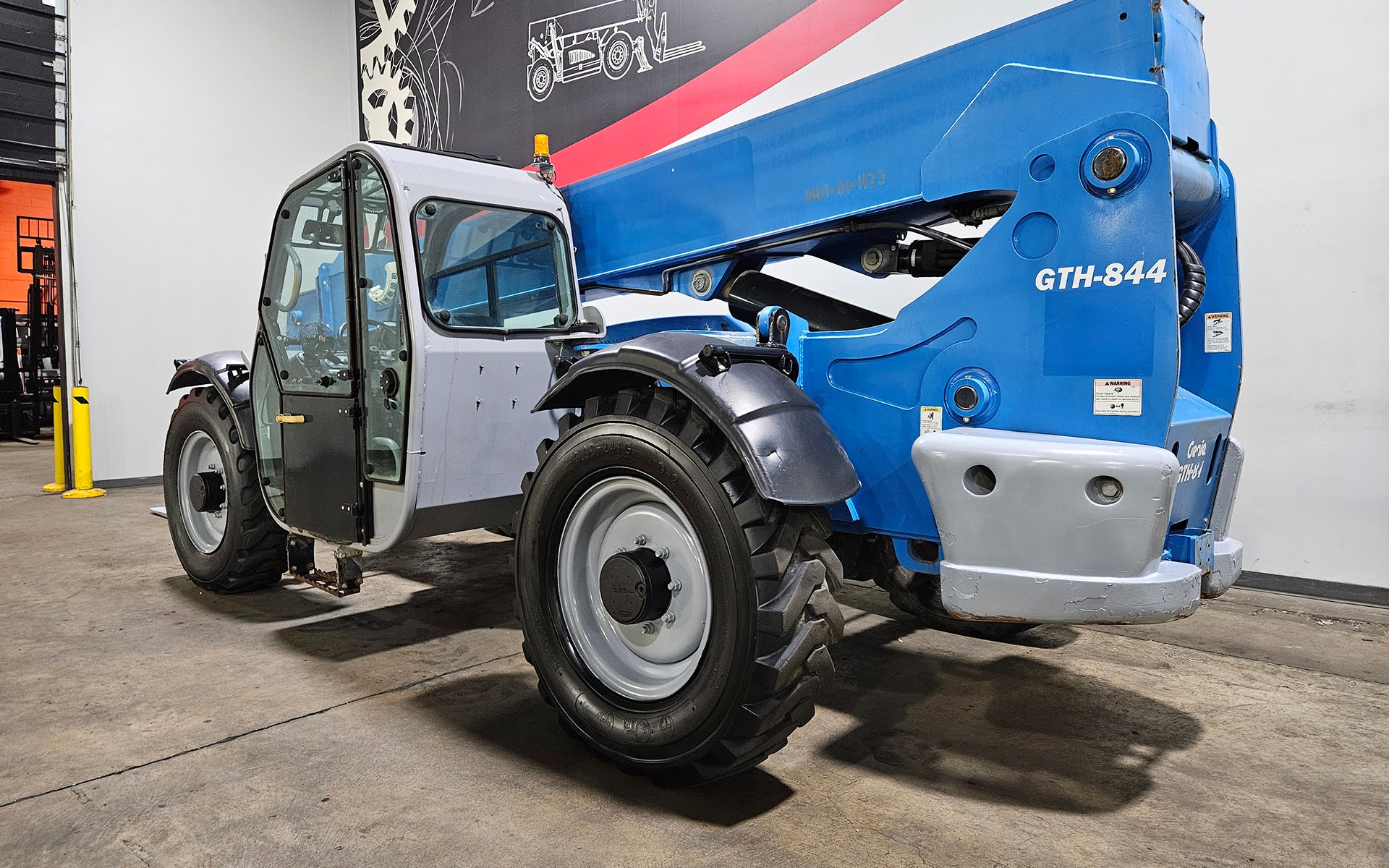 2014 GENIE GTH844 - 123Forklift