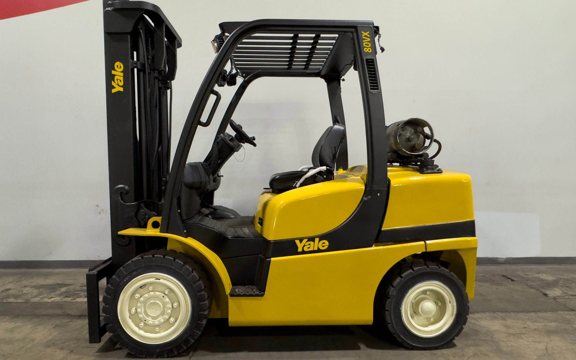 2017 YALE GLP080VX