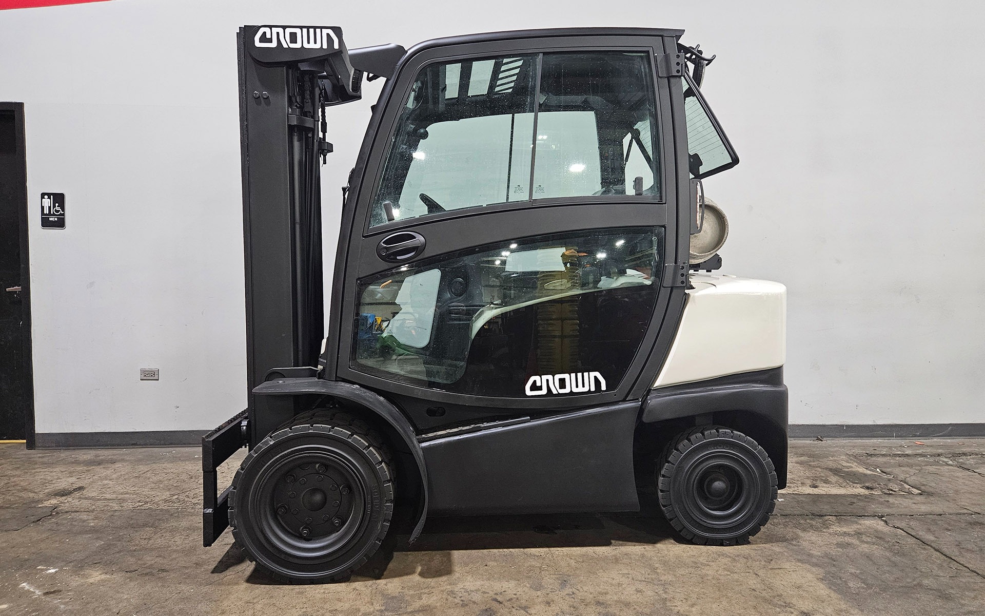 2016 CROWN C51050-50