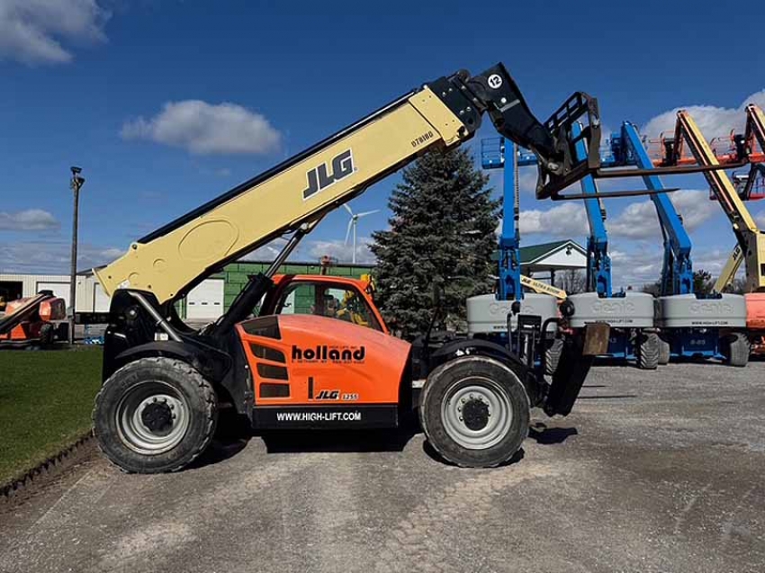 2017 JLG 1255