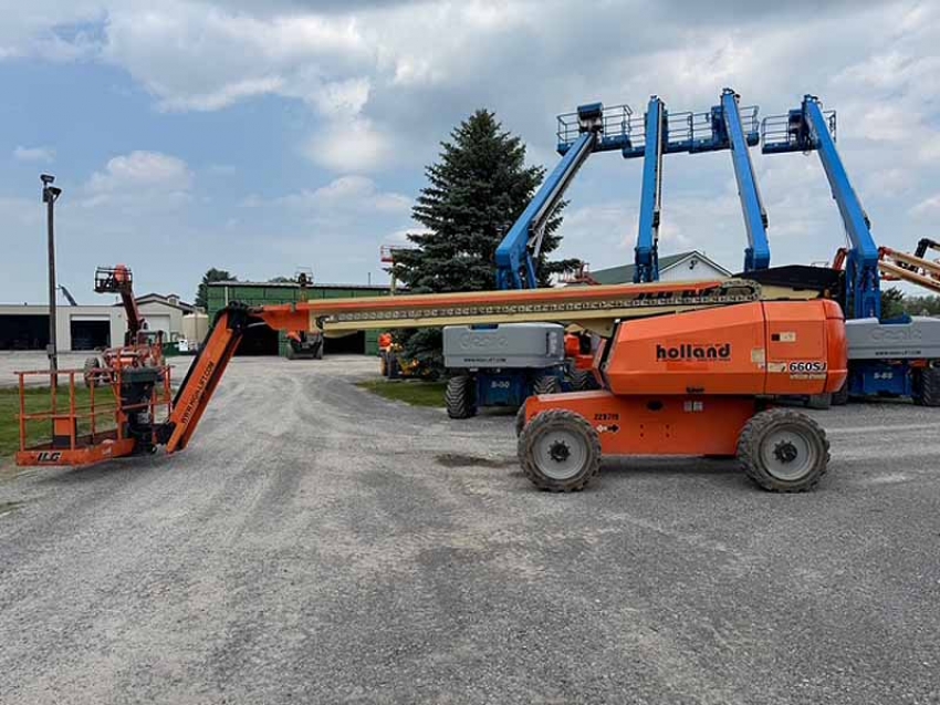 2017 JLG 660SJ