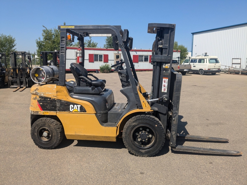 2019 CAT GP30N Forklift