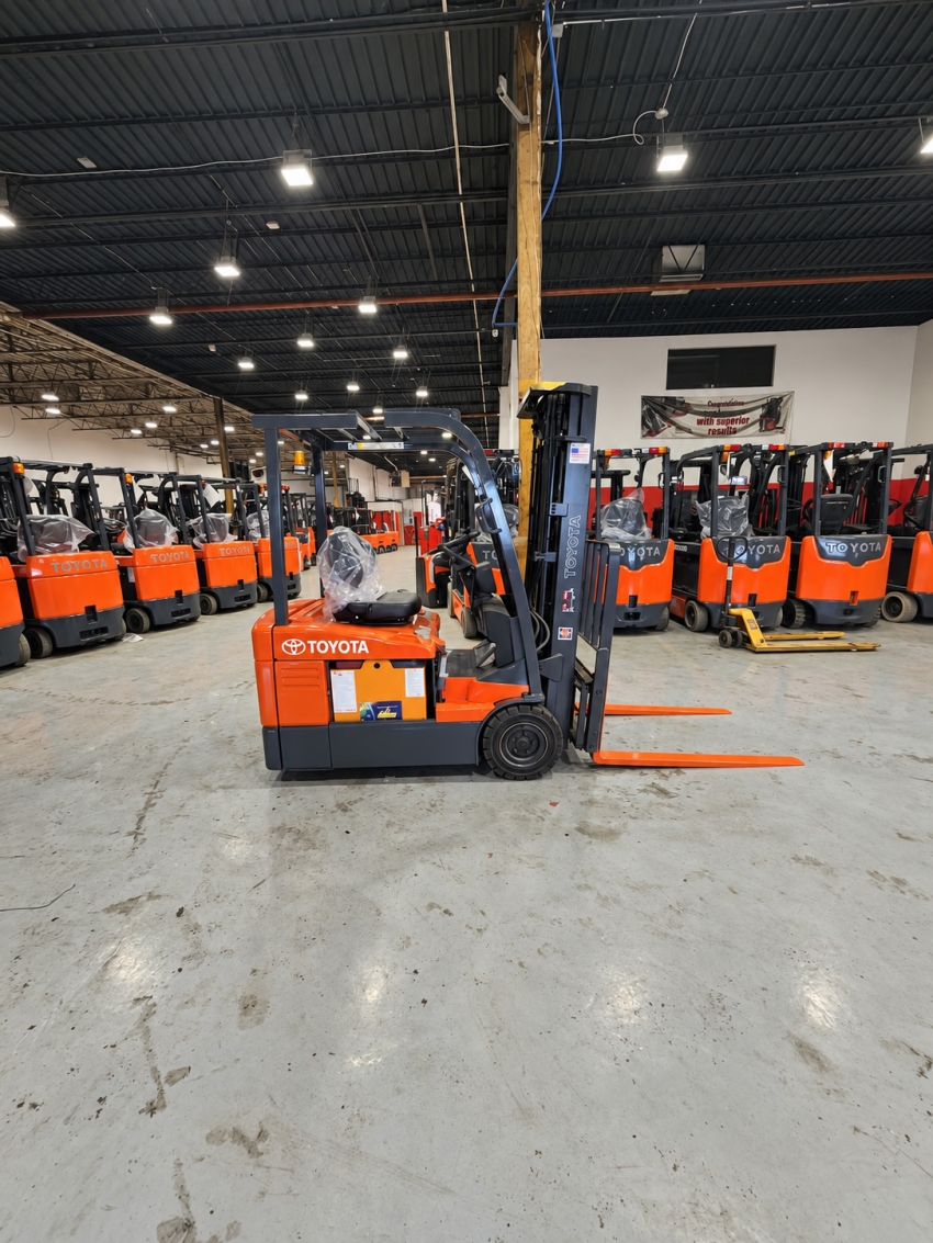 Toyota Electric Forklift with 3,000lbs Cap. - 3-stage Mast w/ side-shifter - 123Forklift