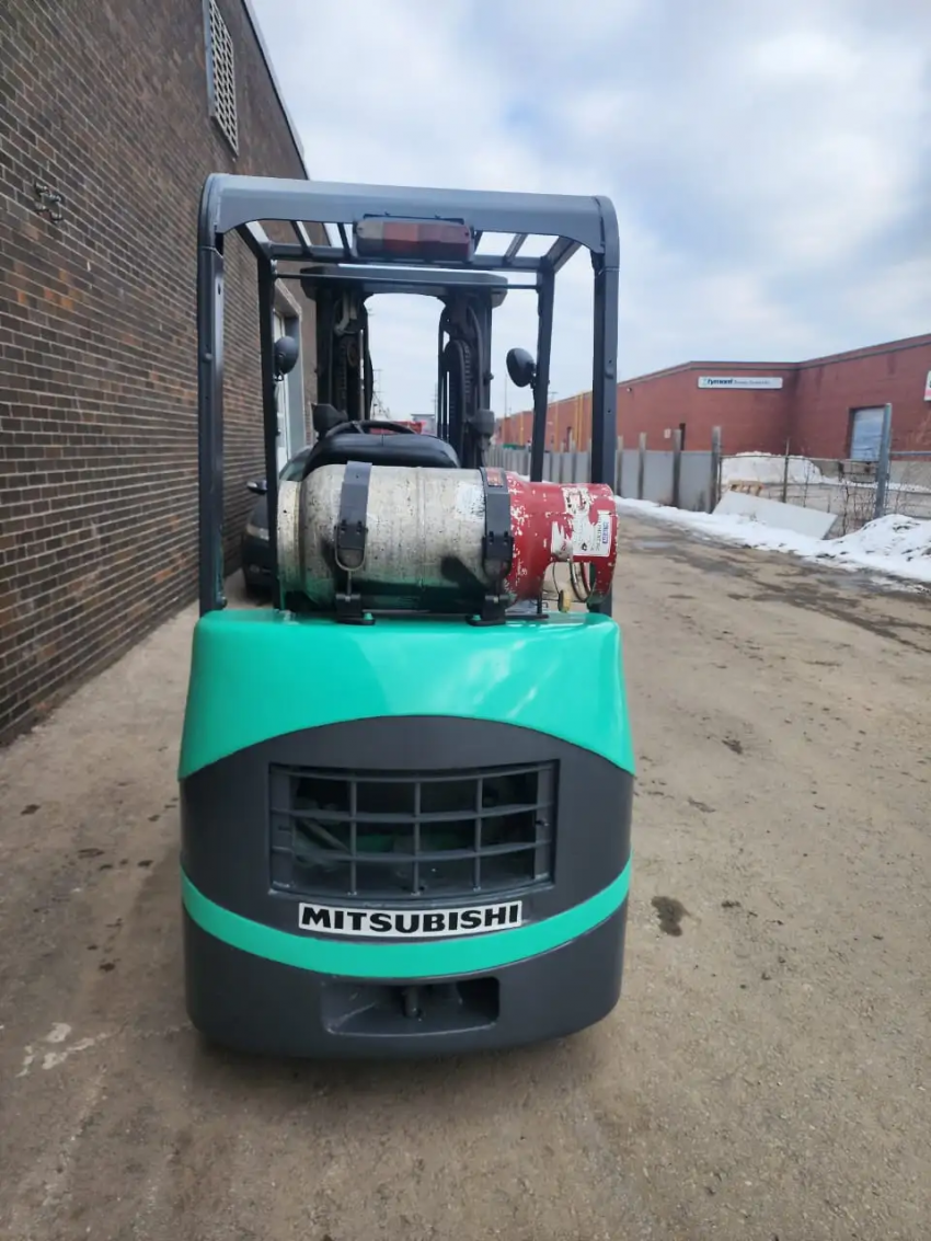 Mitsubishi LPG Forklift with 6,000lb Capacity, 3-stage Mast and Side-shift - 123Forklift