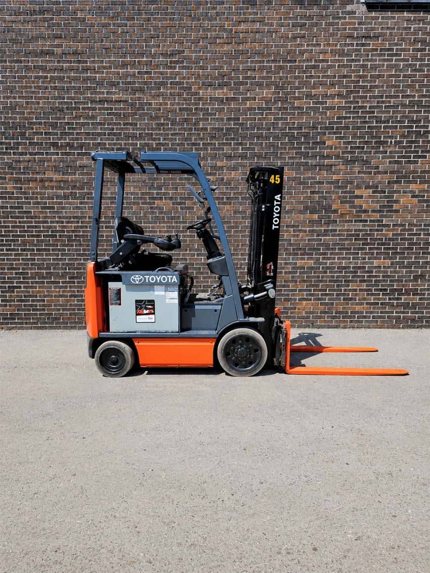 Toyota Electric Forklift with 5,000lbs. Capacity 2-stage with side-shift. Certified with Charger - 123Forklift