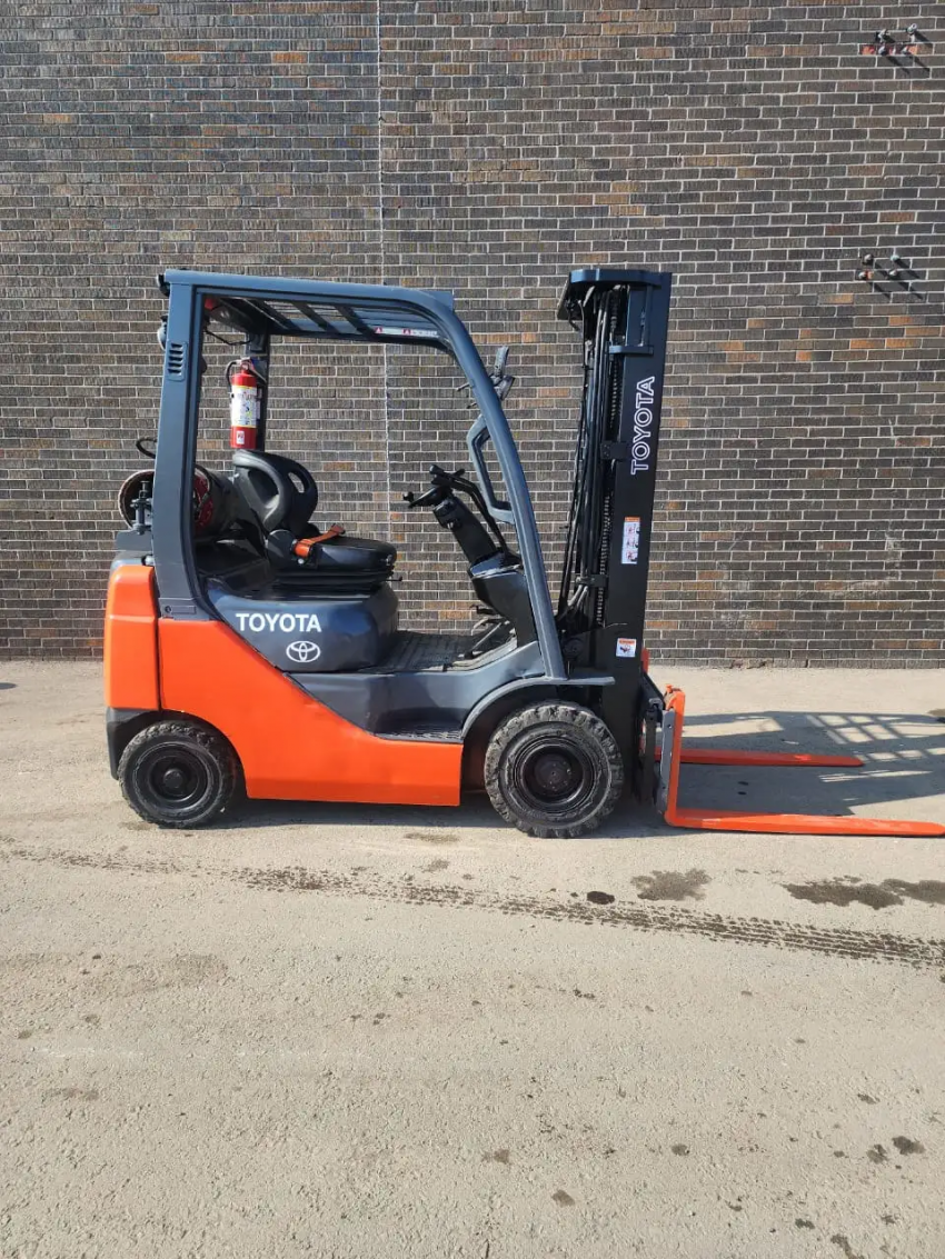 Toyota LPG Forklift, 3,000lbs Cap. ...