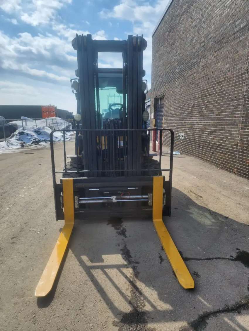 Caterpillar Diesel Forklift 10,000 lb Capacity with Side-shift and Fork-positioner - 123Forklift