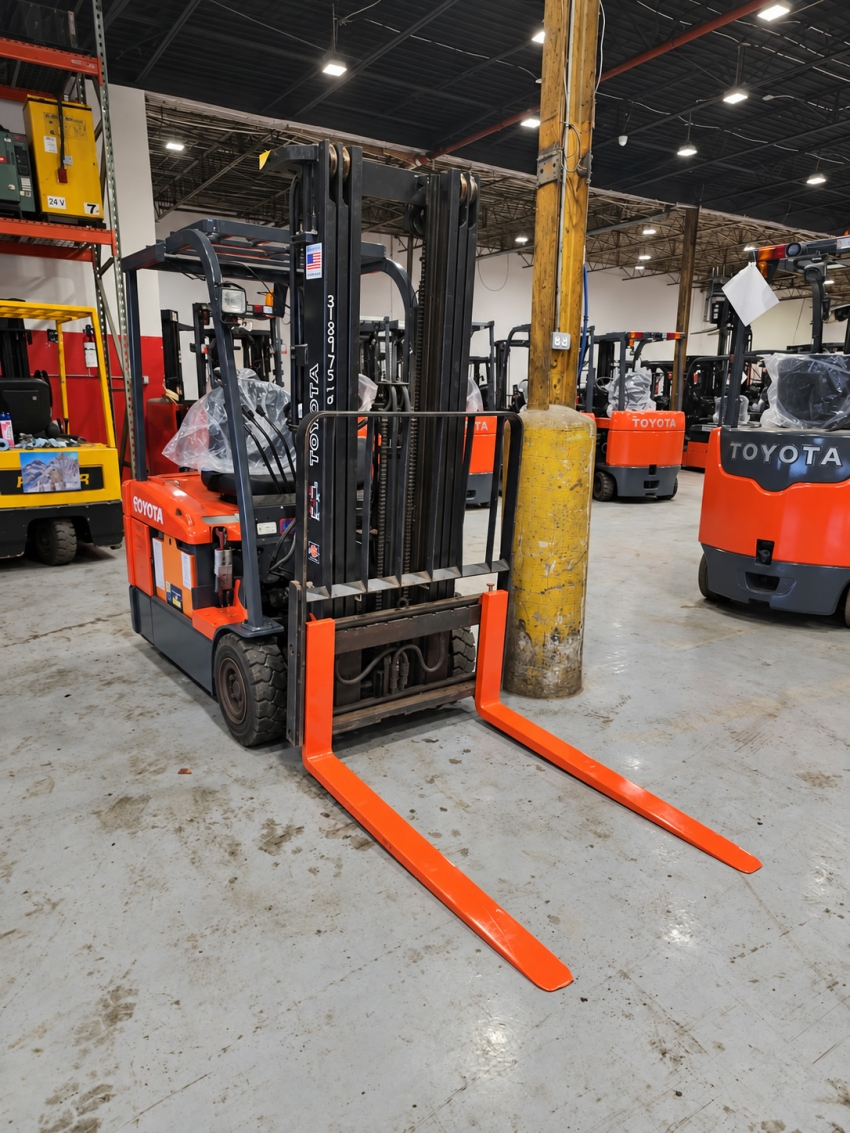 Toyota Electric Forklift with 3,000...