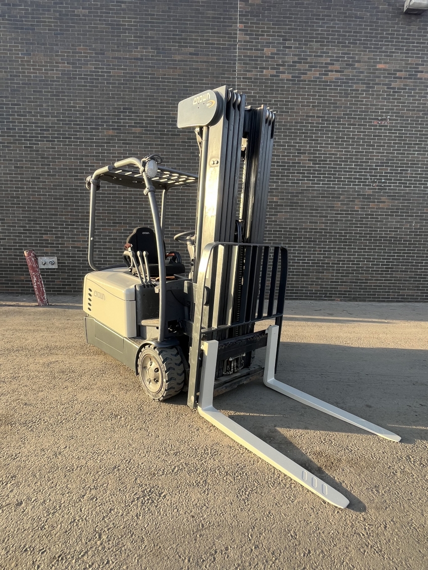 2018 Crown Forklift 3-Wheeler 4000 ...