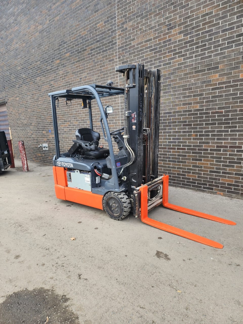 2018 Toyota 3-Wheeler 4000 Lbs Cap....