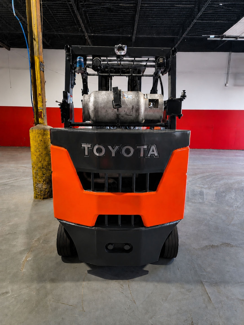 2020 Toyota LPG Forklift with 8,000lbs. Capacity, 3-stage Mast with Side-shift - Box Car Special  - 123Forklift