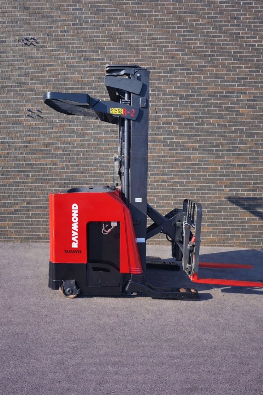 2016 Raymond Reach Forklift with 3,500lbs Cap., 3-stage with Side-shift - 123Forklift