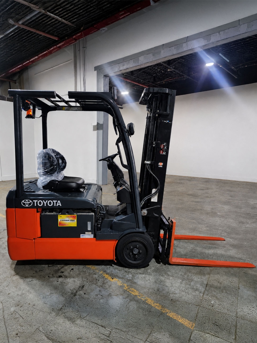 2017 Toyota Electric 3-Wheeler Fork...