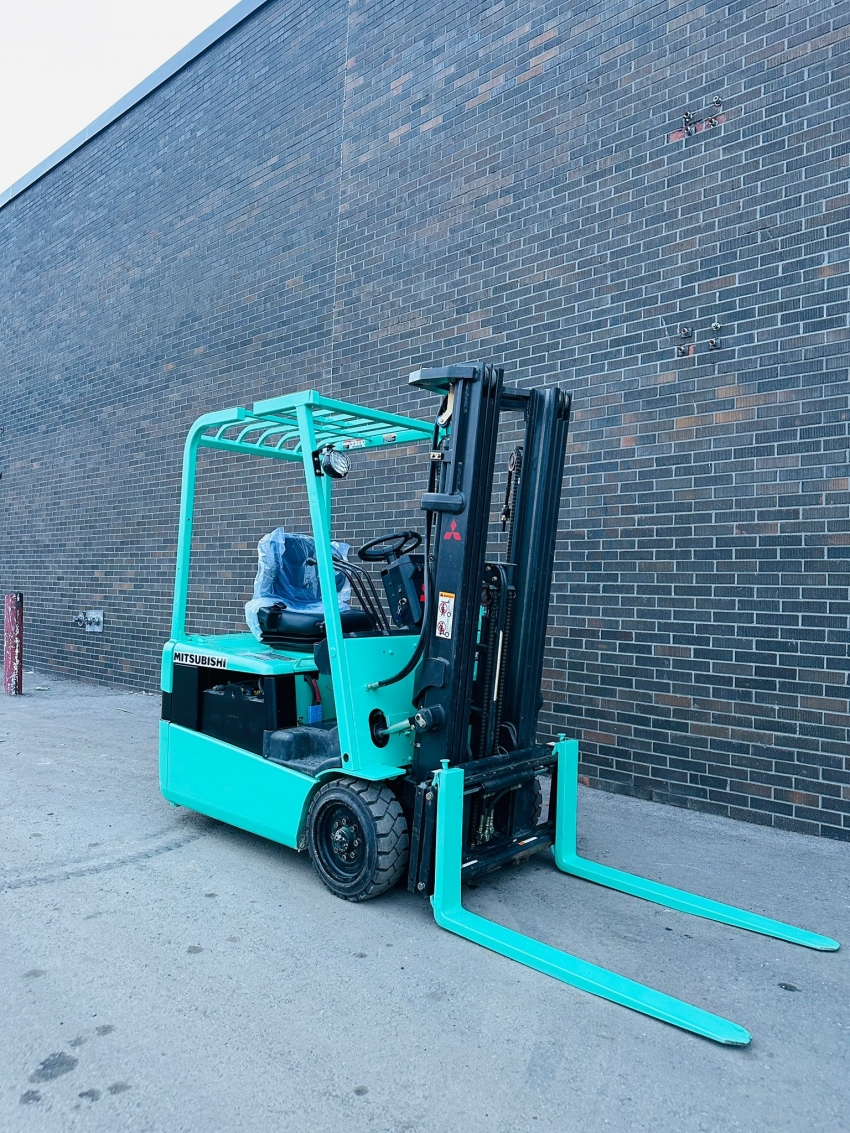 2014 Mitsubishi 3-Wheeler 3000lbs C...