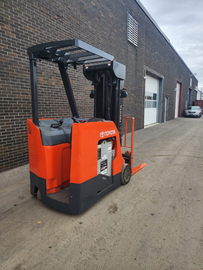 2020 Toyota Electric Dock Stocker Stand Up Forklift with 3,000lbs Cap 4-stage with Side-shift - 123Forklift