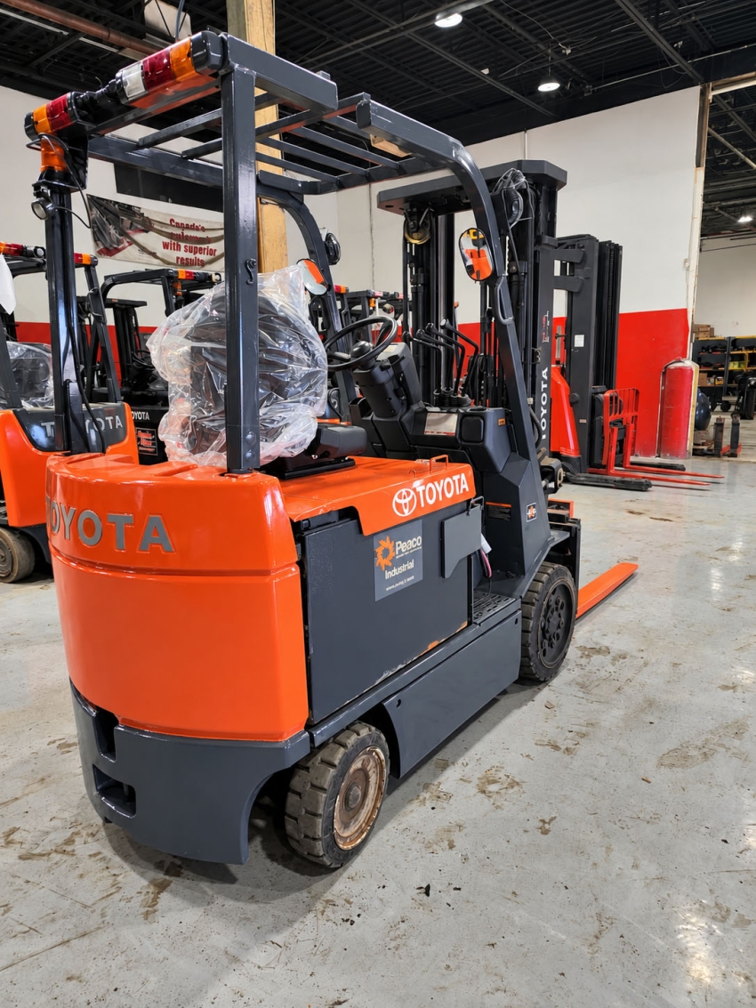 Toyota Electric 4-wheeler with 6,000lb Cap. 3-stage Mast w/ Side-shfter & Fork-positioner - 123Forklift