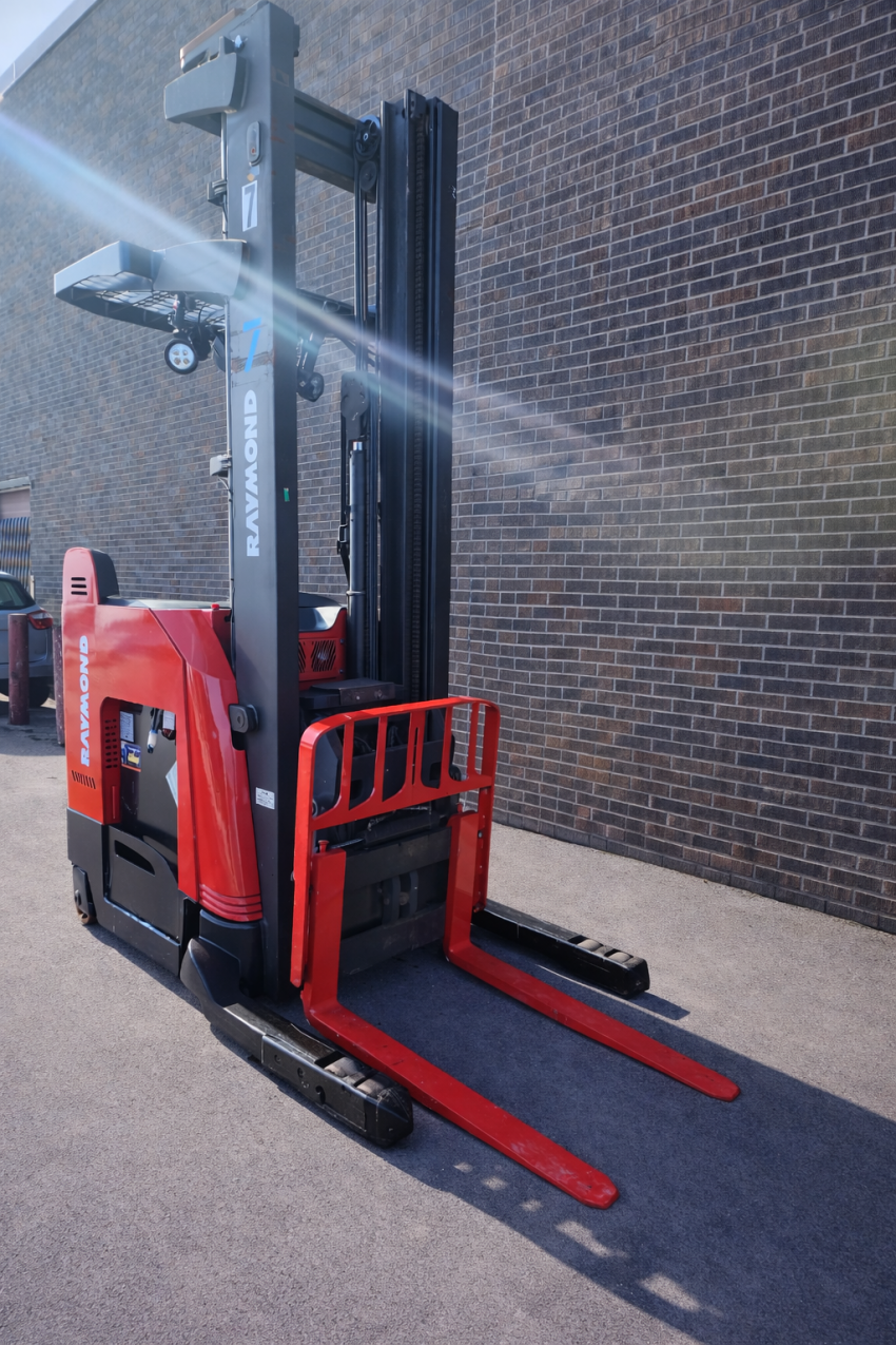 Electric Raymond Deep Reach with 3,200 lbs Cap.
