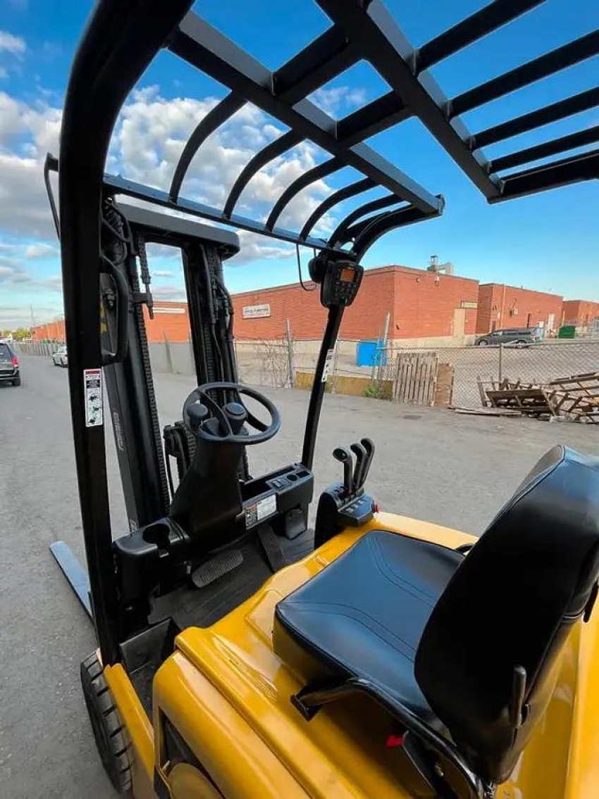 2012 YALE 4000lbs Cap. Indoor/Outdoor Electric Forklift W 3 Stage Side-Shift - 123Forklift