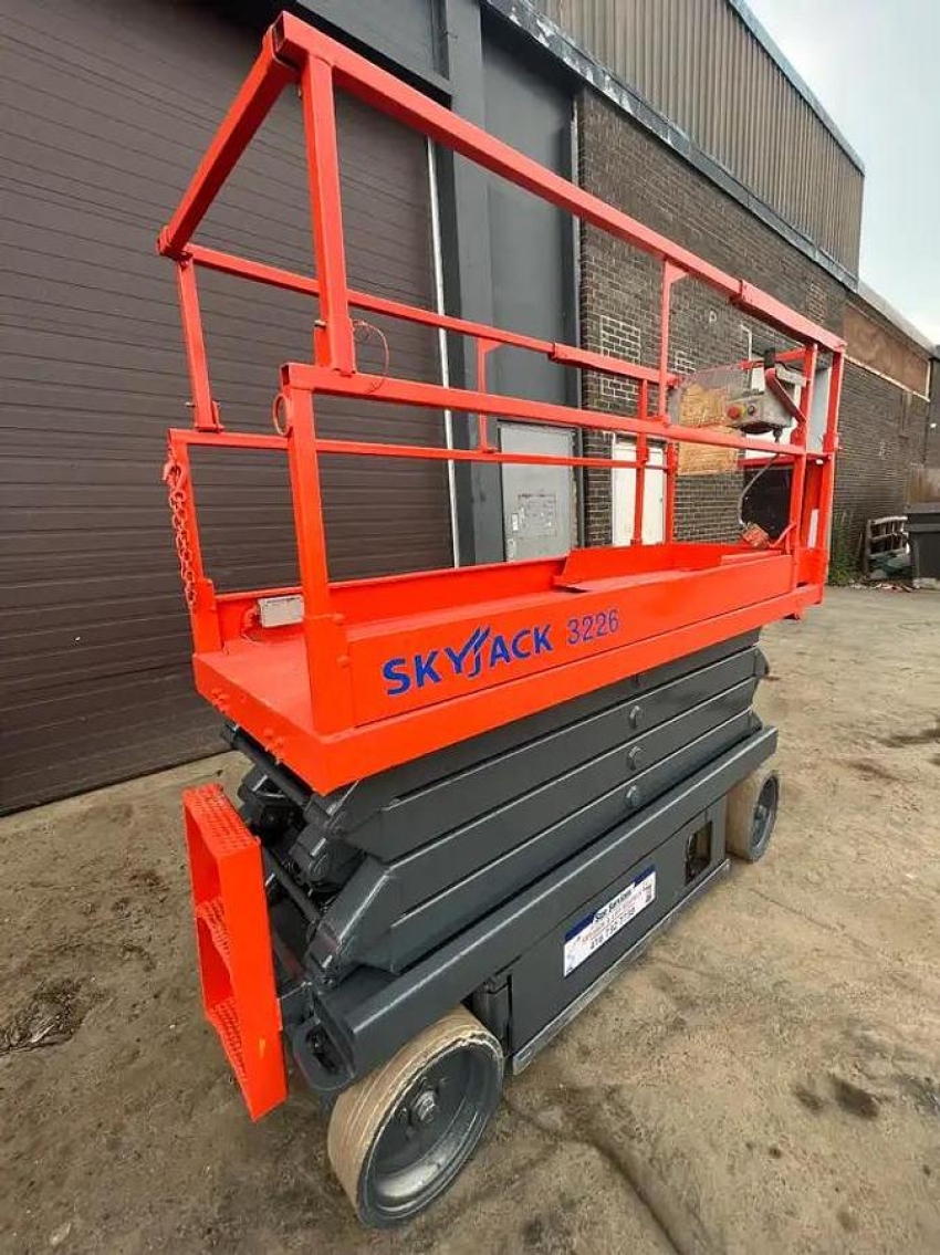 2008 Skyjack SJ3226 scissor lift fully refurbished and new batteries