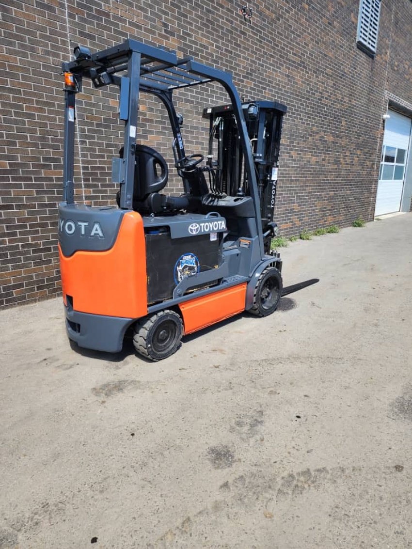 2015 Toyota 6500lbs Cap. Electric Forklift 4 Stage w Single Double Attachment - 123Forklift