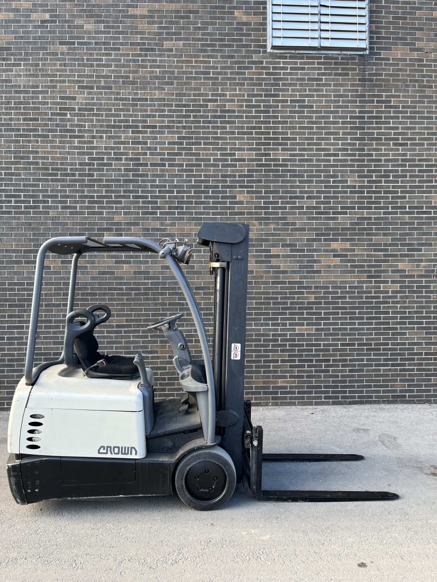 2012 Crown Forklift 3-Wheeler 3500l...