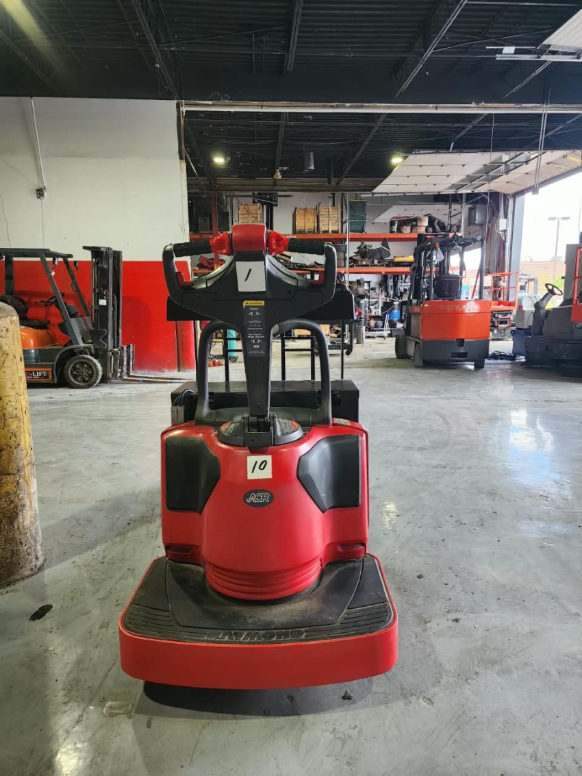 Raymond 8400 Electric Rider Pallet Jack w Charger - 123Forklift