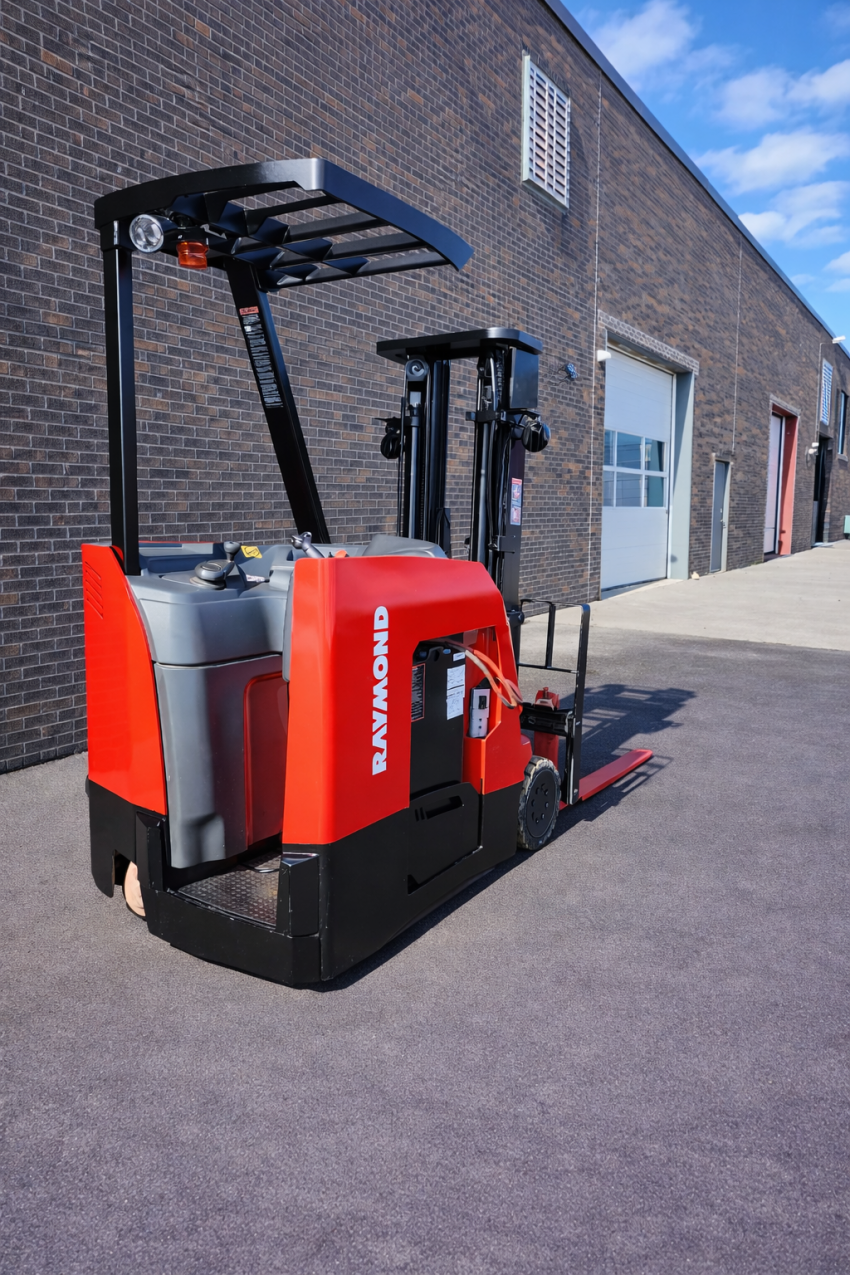 Raymond Dock Stocker with 3,000lb Capacity - 123Forklift