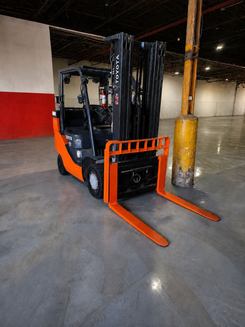 2020 Toyota LPG Forklift 8,000lb Capacity, 3-stage with side-shift - Box Card Special - 123Forklift