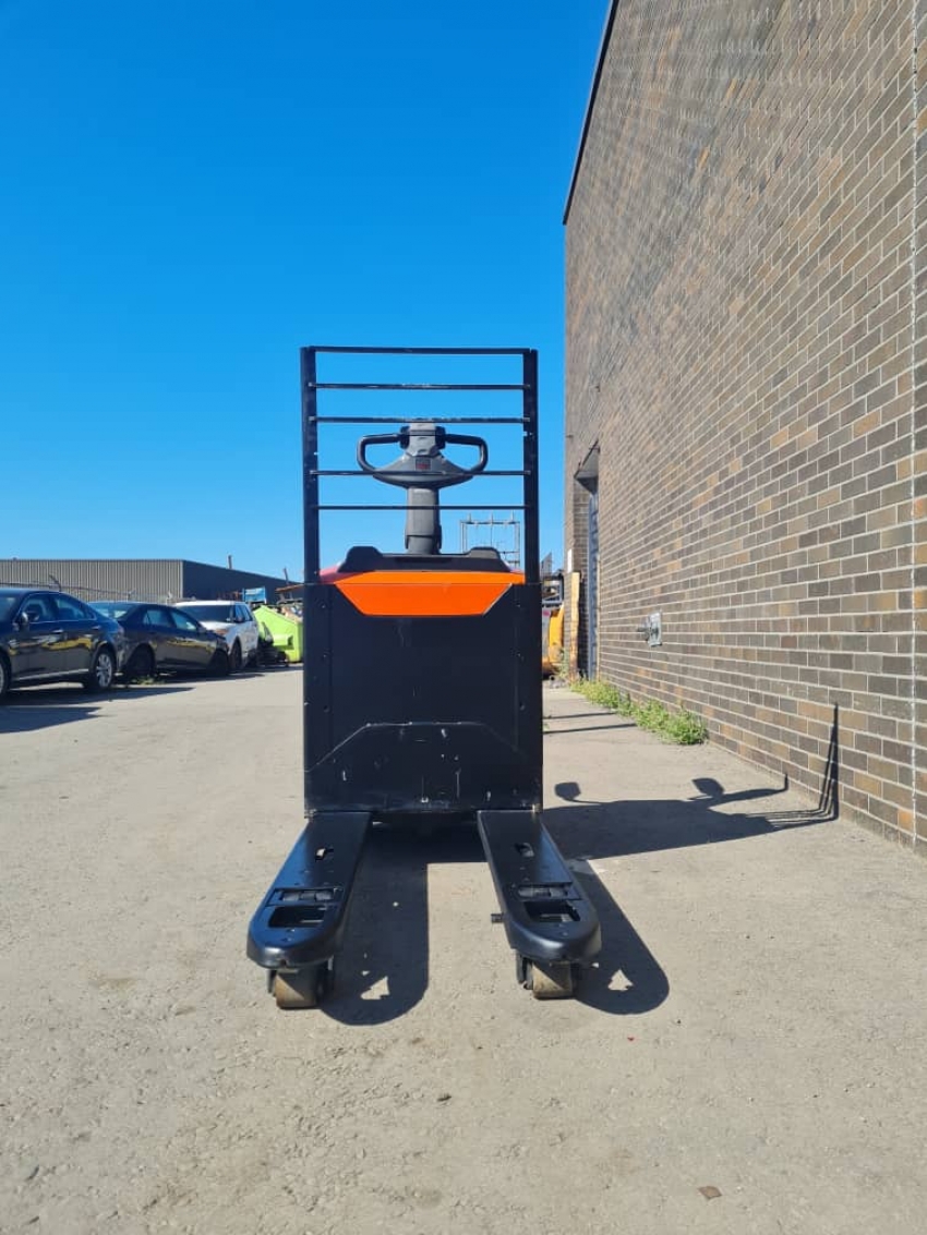 2014 BT ELECTRIC RIDE-ON PALLETJACK FORKLIFT 4500LBS CAPACITY - 123Forklift
