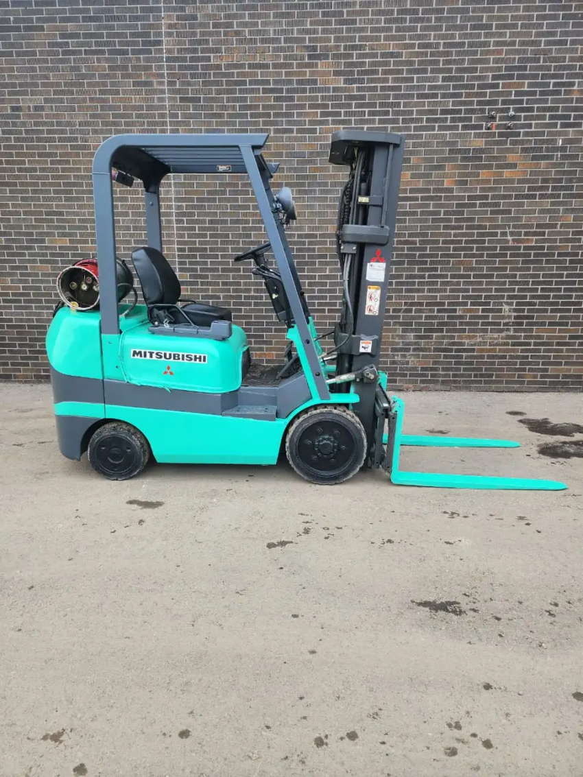 Mitsubishi LPG Forklift with 6,000lb Capacity, 3-stage Mast and Side-shift - 123Forklift
