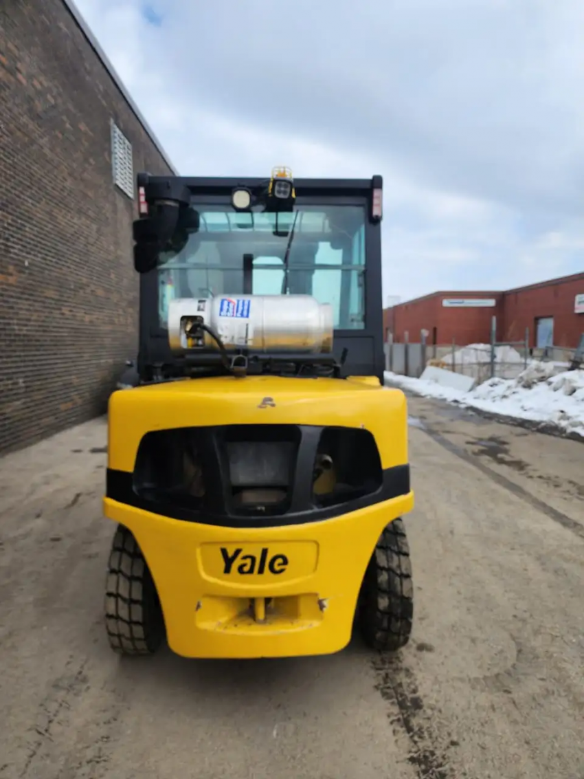 Yale LPG Outdoor Forklift with Heated Cab 8,000lbs Cap  3-stage with Side-shift  - 123Forklift