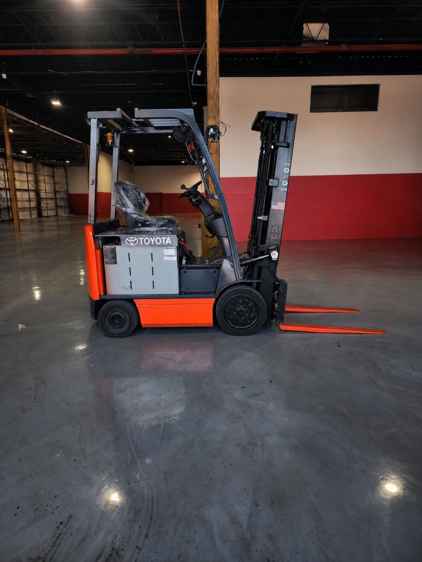 2021 Toyota Electric Forklift, 5000lbs Cap., 3-stage w Side-shift and Fork Positioner - 123Forklift