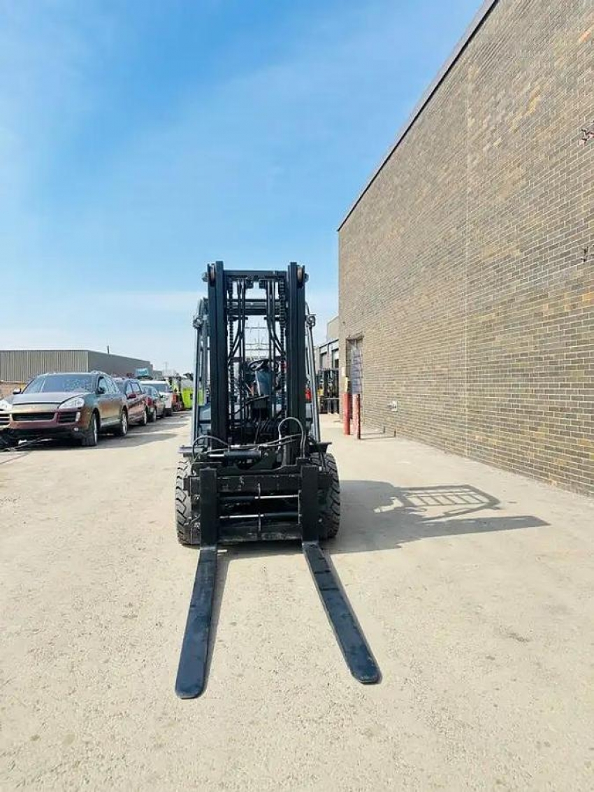 2018 Toyota Diesel Outdoor Forklift 8000lbs Cap. W Side-Shift - 123Forklift