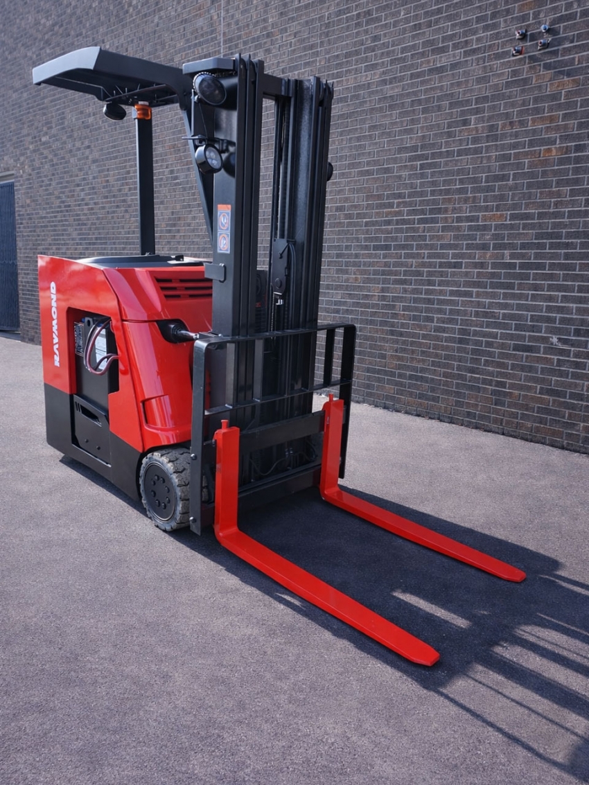 Raymond Dock Stocker with 3000lb Capacity