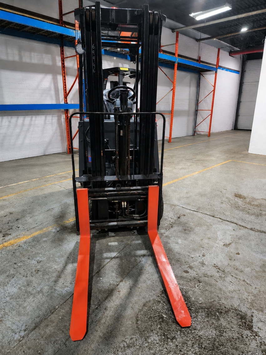 2018 Toyota 4-Wheeler Electric Forklift with 3,000lbs. Cap., 3-stage Mast w/ Side-shift - 123Forklift