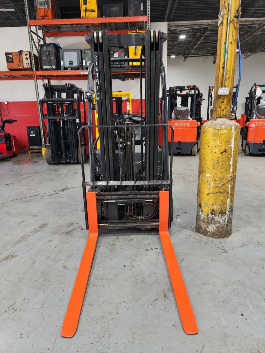 2018 Toyota Electric with 3,500lbs Cap. 3-stage Mast with Side-shifter - 123Forklift